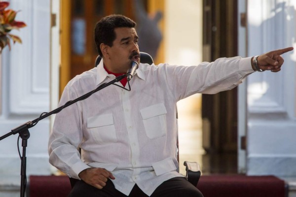 Maduro pide 'insurrección' en caso de que se vea afectado su Gobierno