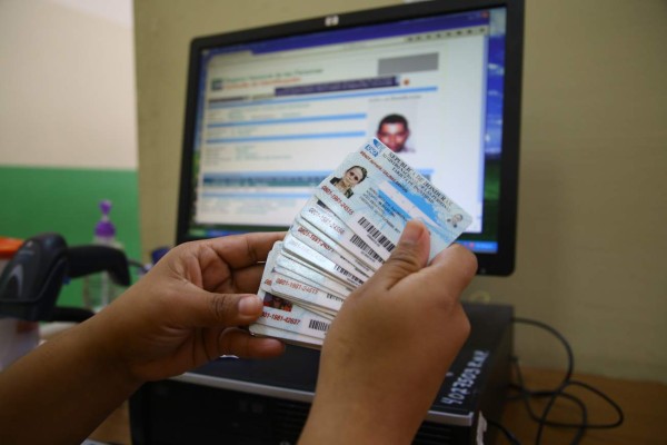 'Con la nueva identidad, los muertos ya no podrán votar”