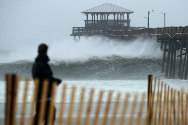 Video: Florence deja primeras inundaciones en Carolina del Norte