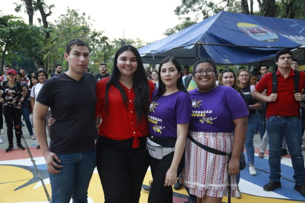 Folclor, baile, teatro, fiesta y cuadros vivos en la Unah-vs