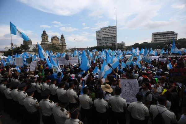 Guatemala: Campesinos piden renuncia del presidente Jimmy Morales
