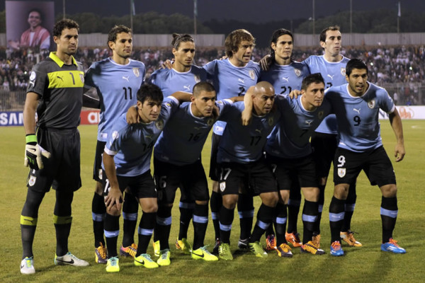 Uruguay deja sellado el boleto al Mundial goleando a Jordania