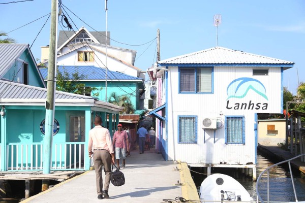 Ruta del Delfín en el Caribe hondureño