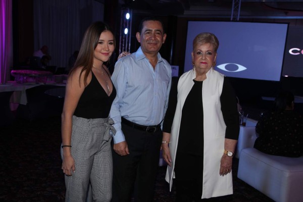Royale Impex presenta Cover Girl en Honduras