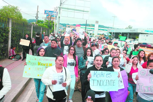 Se realizan marchas pidiendo justicia para Kevin.