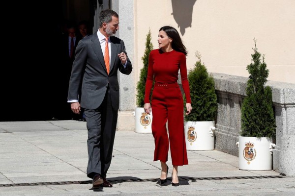 Reyes españoles viajan a Buenos Aires en primera visita de Estado a Argentina