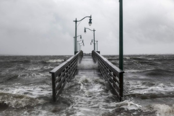 En vivo: Florida comienza a sentir efectos del huracán Dorian