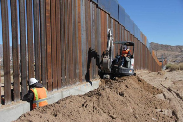 Presentan en EUA primera demanda contra muro fronterizo con México