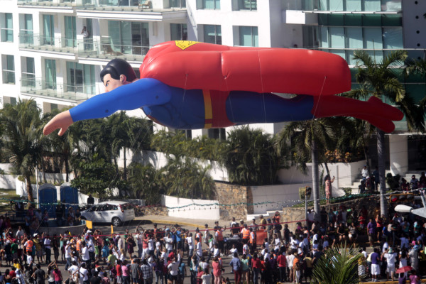 Los superhéroes invaden Acapulco