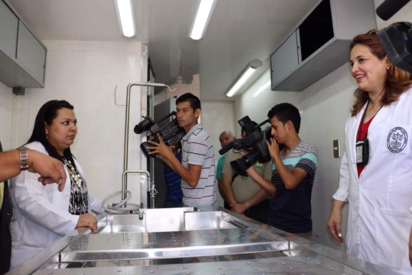 Entregan morgue móvil en Santa Rosa de Copán