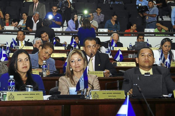 Diputados hondureños pelean su parte en Presupuesto 2015