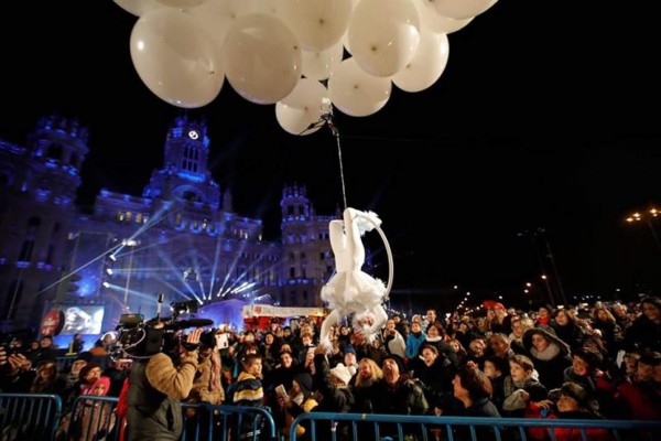 España: Desata polémica presencia de 'drag queen' en una cabalgata de Los Reyes Magos