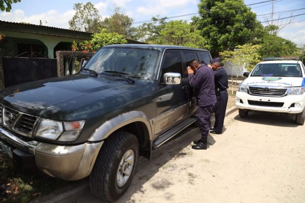 Dejan carro abandonado en colonia Periodista, San Pedro Sula