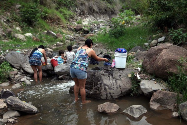 Hasta 22 días sin agua pasan los pobladores de Tegucigalpa