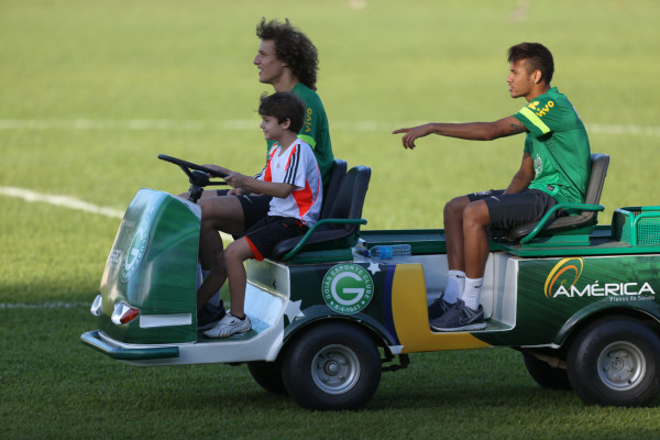 Brasil y Neymar llegan a Miami por la revancha contra Honduras