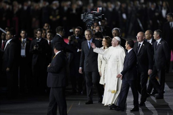 Sigue la transmisión en vivo de la llegada del Papa a México