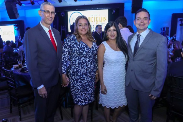 Gloria López recibe el premio Quetglas