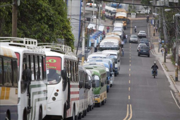 Más de 60 personas han muerto en ataques al transporte en Honduras  