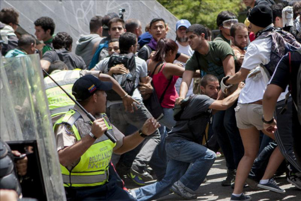 Fiscal venezolana admite que ha habido 'excesos policiales' en protestas
