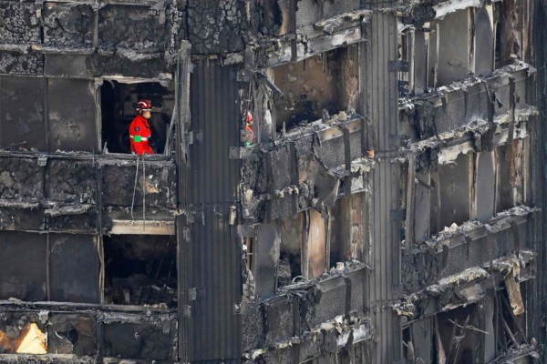 Aumenta a 79 la cifra estimada de muertos en el incendio de Londres