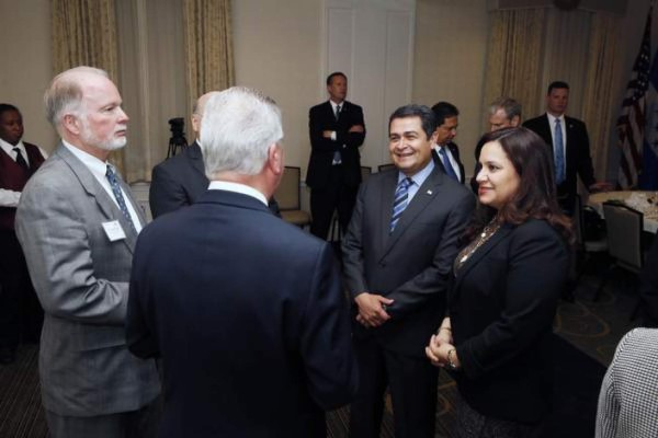 Hernández expone en EUA las bondades que Honduras ofrece en inversión