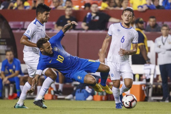 Neymar sale enfadado tras goleada a El Salvador: 'Es una payasada'