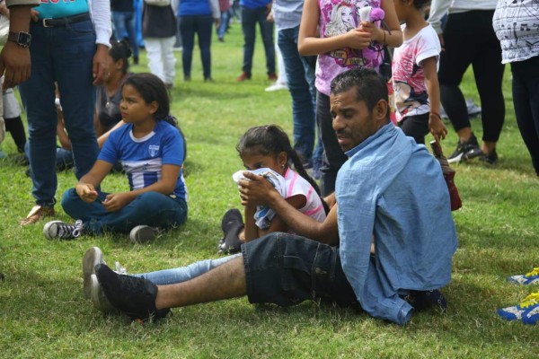 Histeria en graderías del Estadio Nacional por humo lacrimógeno