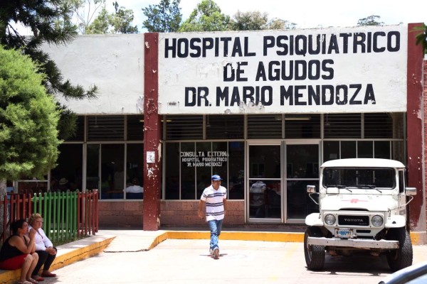 Unos 300 hondureños reciben apoyo psiquiátrico a diario
