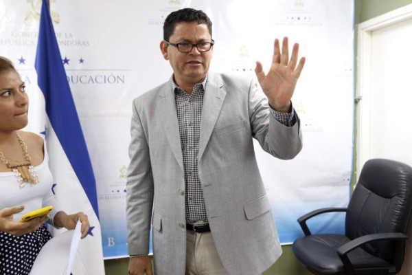 IAIP pide suspender a Marlon Escoto y a nueve alcaldes