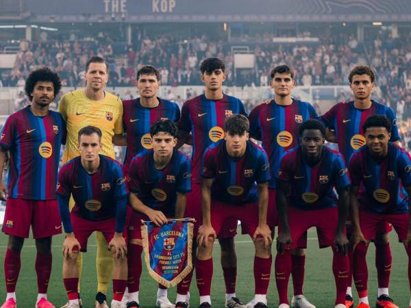 El actual bicampeón de la Liga Española se encuentra en pretemporada en Inglaterra. FOTO redes del club.