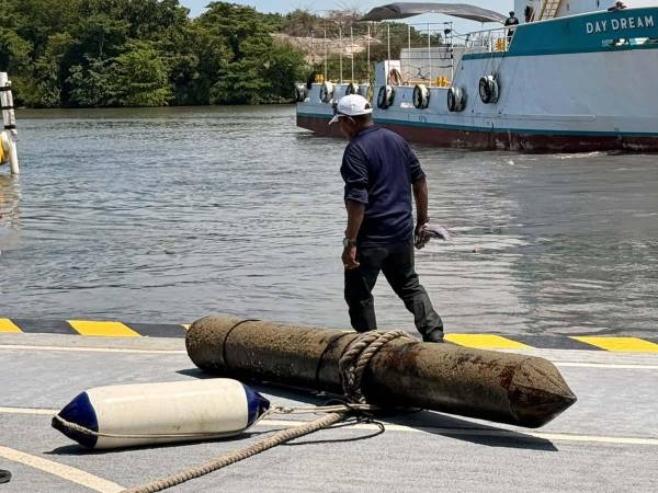 Objeto metálico que provocó la obstrucción del yate de Galaxy Wave en La Ceiba.