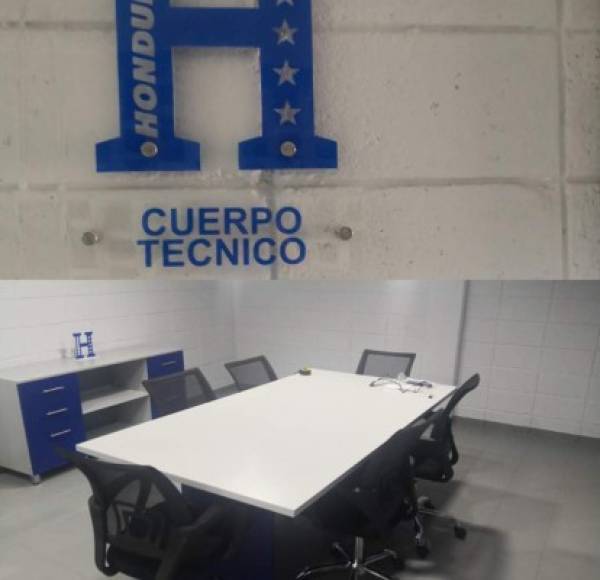 Al camerino se le agregó una mesa ya que servirá para el cuerpo técnico de la selección de Honduras. Aquí Fabián Coito se reunirá para analizar y ultimas los detalles de los partidos.
