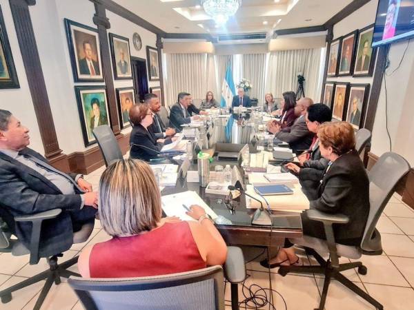 El pleno de magistrados de la Corte Suprema de Justicia, en la sesión donde se aprobó la anulación de los nombramientos efectuados en febrero, correspondientes a los últimos días de la gestión de la expresidenta Rebeca Ráquel Obando, quien renunció al cargo.