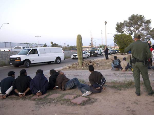 Un grupo de veinticinco miembros y asociados de la Mafia Mexicana, pandilla que opera en las cárceles de California.