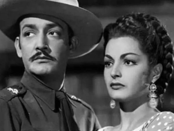 La belleza y el talento de Elsa Aguirre la convirtieron en uno de los grandes rostros de la Época de Oro del cine mexicano, pero fuera de las cámaras su vida sentimental también despertó enorme interés. Tres matrimonios, un romance con Jorge Negrete y un amor platónico marcaron la historia personal de la actriz.