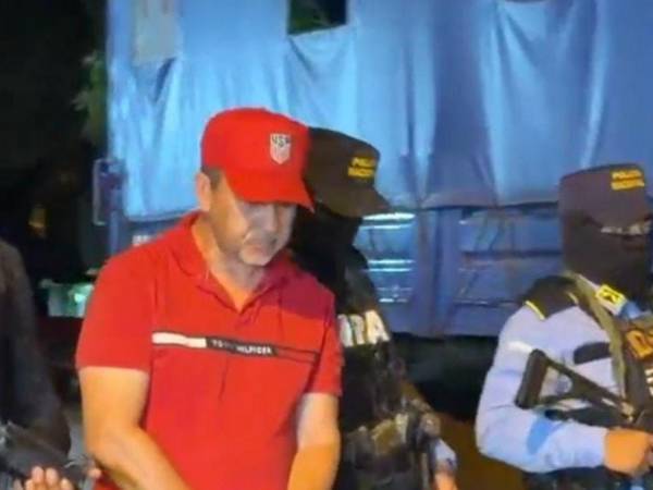 Momentos de la detención de José Antonio Matute Meza, quien, según el informe policial, sería un miembro activo de la organización dedicada al tráfico de sustancias ilícitas.