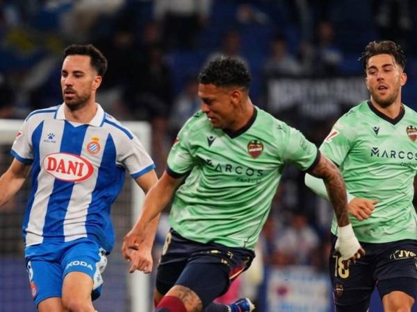 Kervin Arriaga vio minutos en el duelo Espanyol vs Levante.