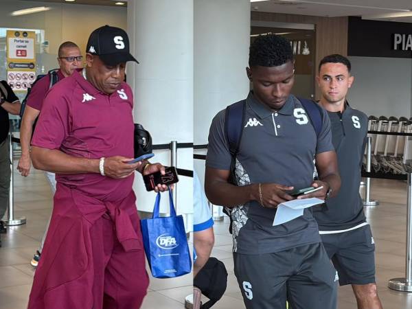 El Saprissa llegó a Honduras liderado por su entrenador Hernán Medford.