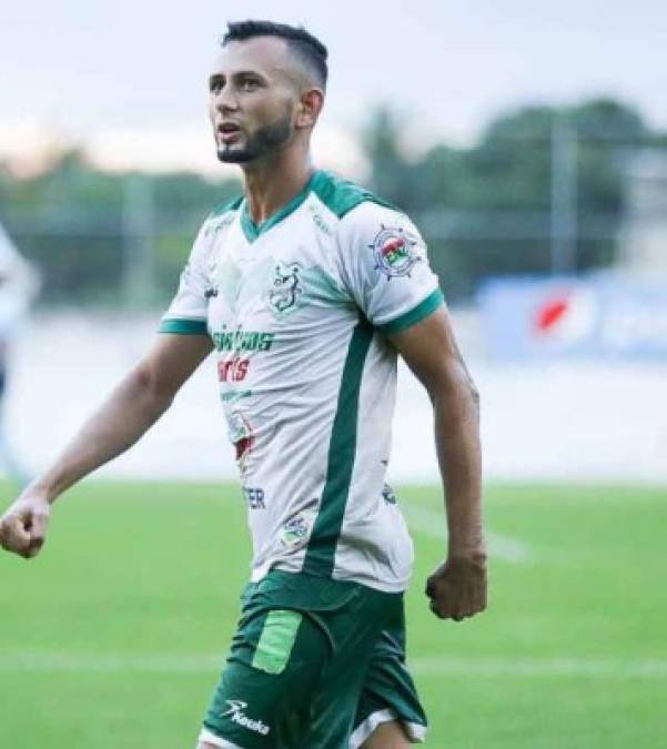 David Mendoza: El lateral derecho se ha convertido en nuevo jugador del Real de Minas. Llega procedente del Platense.