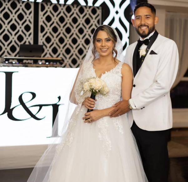 El pasado 9 de marzo se llevó a cabo la boda del jugador Lesvin Medina con su pareja, Jennifer Michelle.