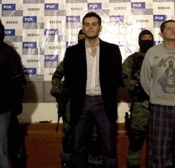 Vicentillo, de 43 años, reveló que conoce al Chapo desde hace 20 años, y que mantenían una estrecha relación. Lo definió como su 'compadre', afirmando que 'es el padrino de mi hijo menor'.