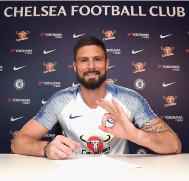 Olivier Giroud, delantero del Chelsea, ha renovado su contrato por un año con el conjunto inglés y queda vinculado con la entidad londinense una temporada más tras varios días de negociaciones. 'Estoy muy contento y mirando hacia el próximo año', dijo.