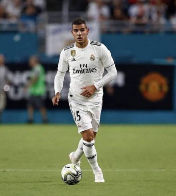 Theo Hernández: La Real Sociedad y el Real Madrid ya han cerrado el acuerdo para que el lateral juegue cedido hasta el 30 de junio de 2019. El lateral firmará el contrato con la Real esta semana, después de que el Real Madrid regrese de su gira estadounidense.