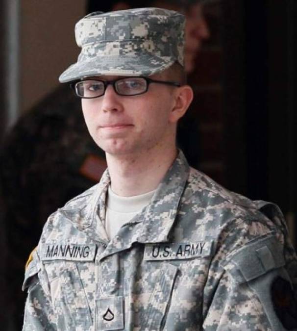 Bradley Manning, después de ser condenado a 35 años de encierro penitenciario por la filtración masiva de unos 750.000 documentos clasificados o delicados a WikiLeaks, expresó su deseo de cambiar de sexo.