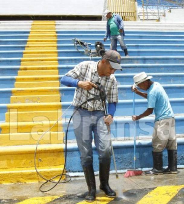 El estadio Olímpico está siendo retocado para el crucial partido.