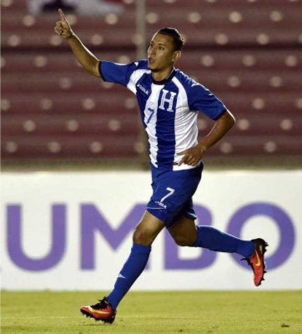 Delantero: Erick Andino de Honduras. Marco dos goles.