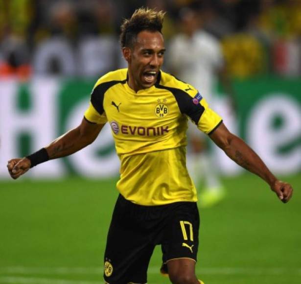 Pierre Emerick Aubameyang está a un paso del Arsenal, que lo quiere como el reemplazo de Alexis Sánchez. 'Sky Sports' asegura que el delantero gabonés se ha caído de la convocatoria del Borussia Dortmund para el partido de la Bundesliga ante el Hertha de Berlín. Un síntoma muy claro de que su traspaso podría ser inminente. De hecho, se habla ya de un fichaje por tres temporadas y media y 10 millones de euros por temporada.