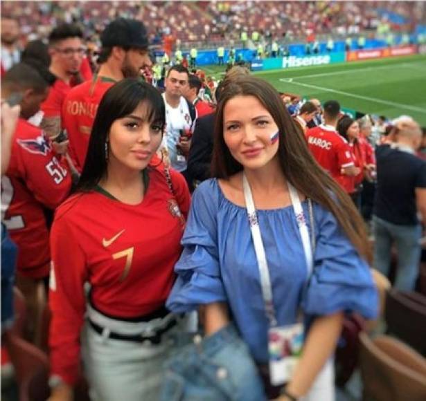 Las rusas también querían una foto con la hermosa mujer de Cristiano Ronaldo. Foto Instagram @georginaagio7