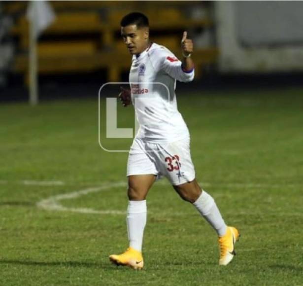 Michaell Chirinos fue la figura del partido con su gol que dio el triunfo al Olimpia.