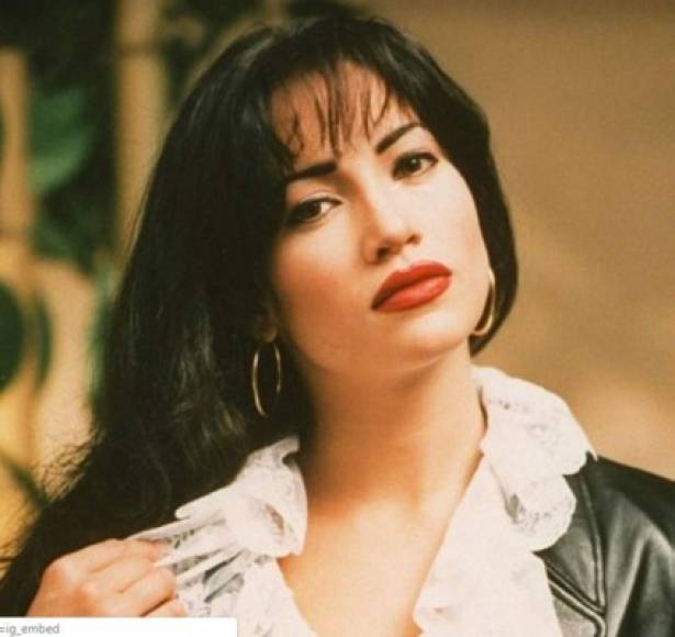 Tiempo después salió al mercado su primer álbum On the 6, al que nombró así porque esa era la línea del Metro que la llevaba del Bronx a Manhattan. Además, Mottola le sugirió que escribiera sus propias canciones. Así que con mucho miedo e inseguridad lo hizo (ya que su campo era otro).<br/><br/>En 1993 decidió dedicarse a la actuación. Obtuvo su primer papel como protagonista en la película Selena, con el que se convirtió en la primera actriz latina en ganar un millón de dólares y además fue nominada al Globo de Oro como Mejor Actriz. <br/>